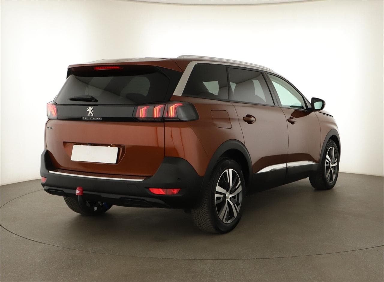 2022 Peugeot 5008 - 10