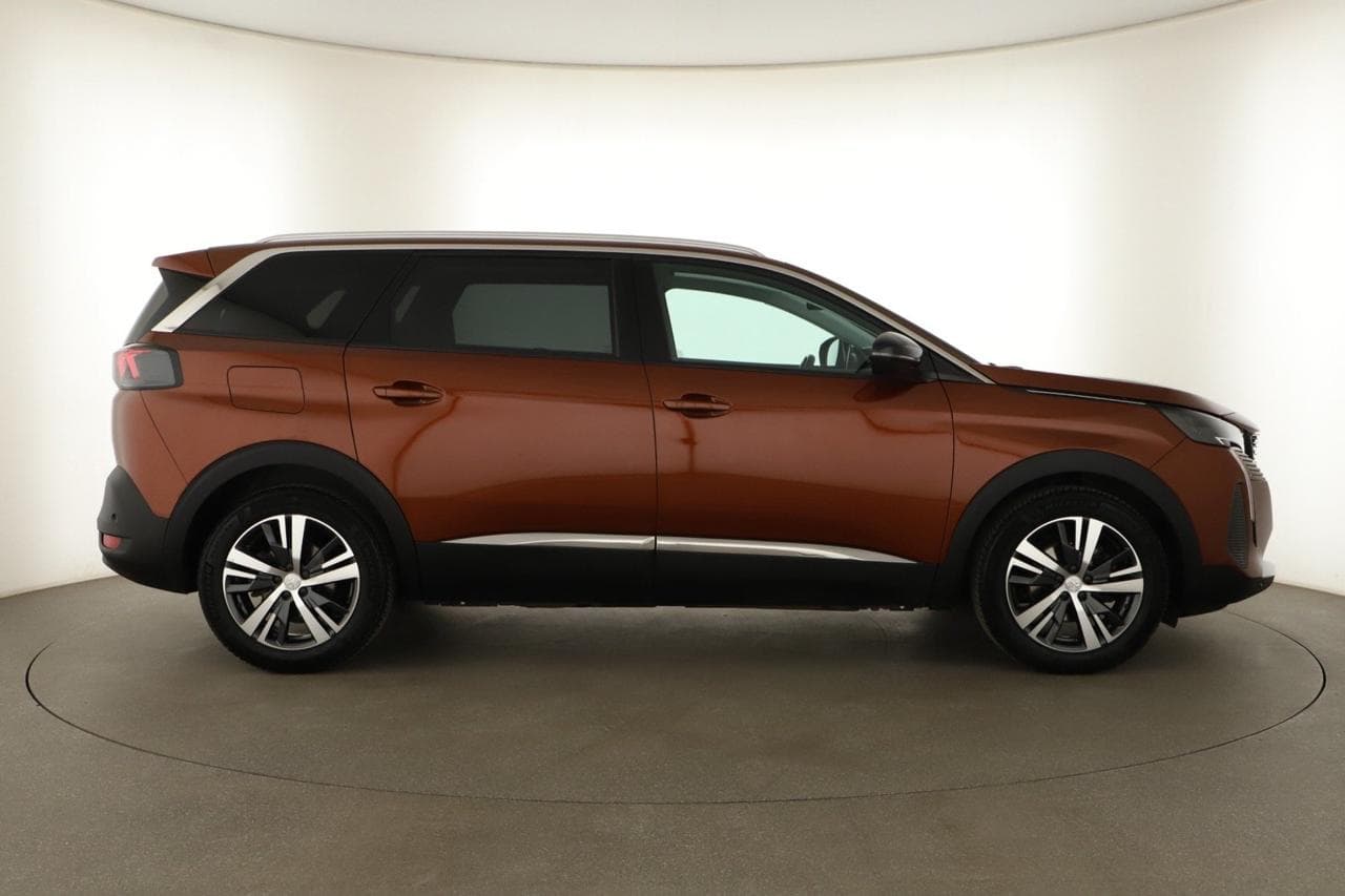 2022 Peugeot 5008 - 11