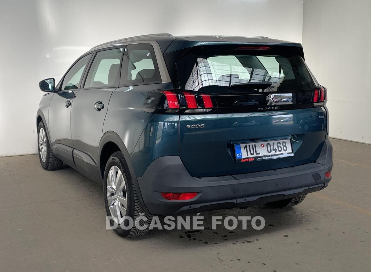 2017 Peugeot 5008 - 11