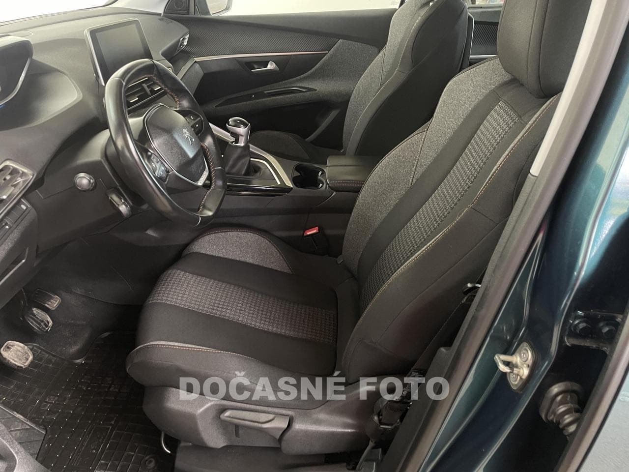 2017 Peugeot 5008 - 17