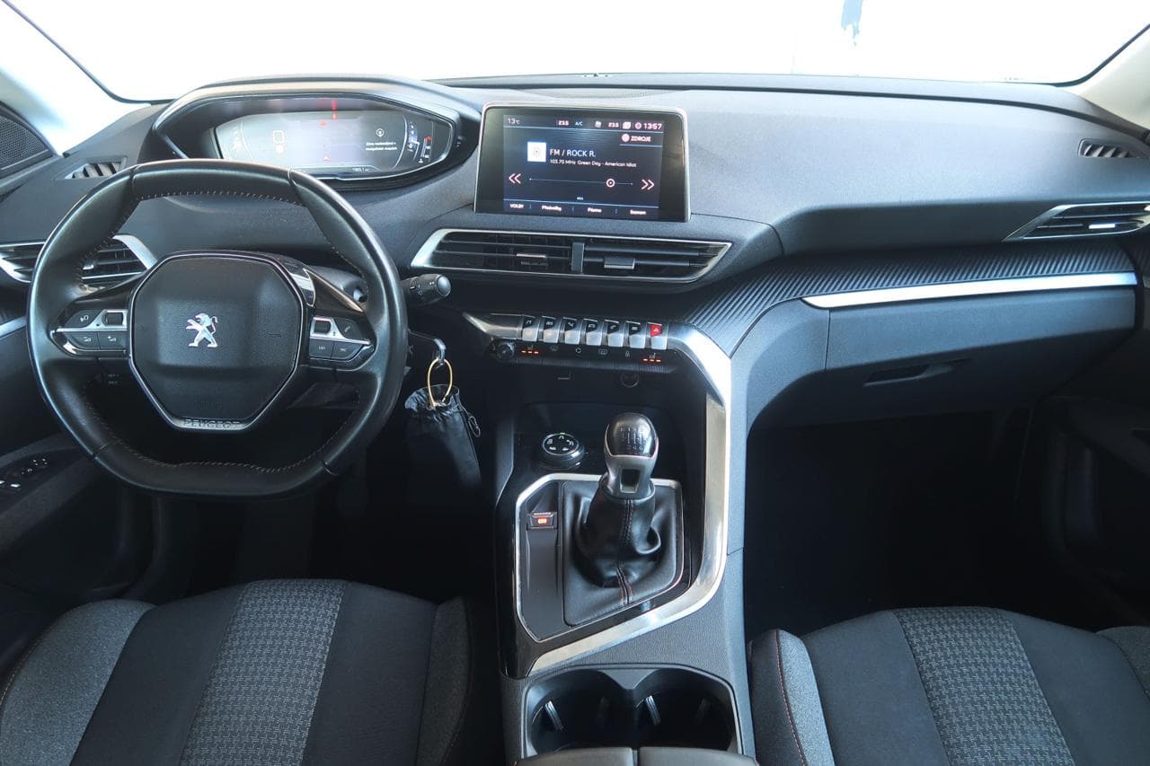 2020 Peugeot 5008 - 10