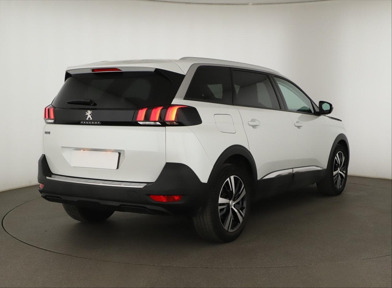 2019 Peugeot 5008 - 7