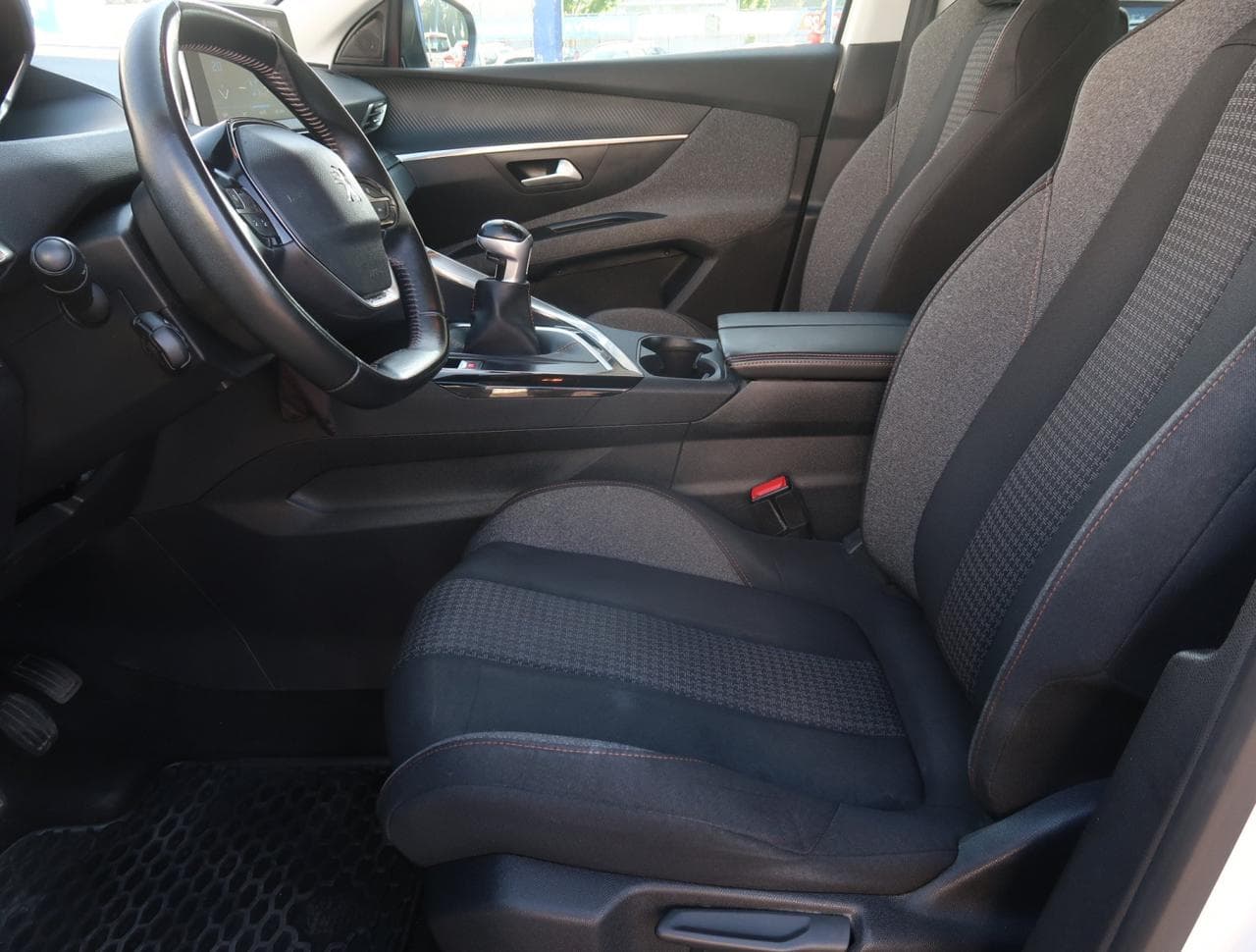 2020 Peugeot 5008 - 16