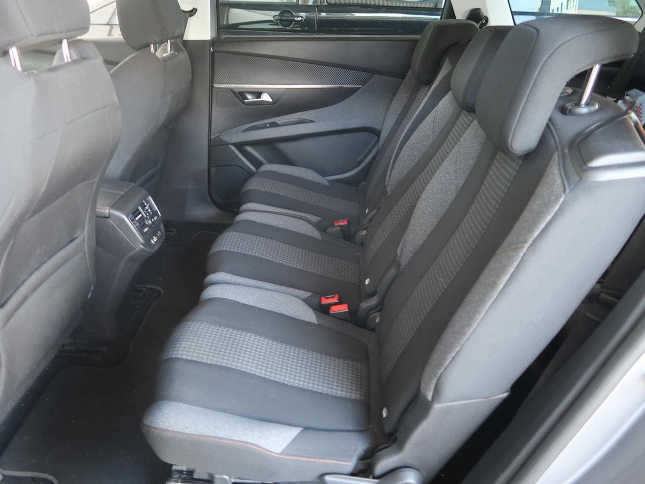 2020 Peugeot 5008 - 15