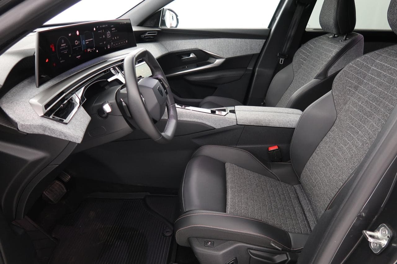 2025 Peugeot 5008 - 16