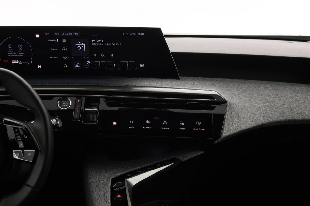 2025 Peugeot 5008 - 18