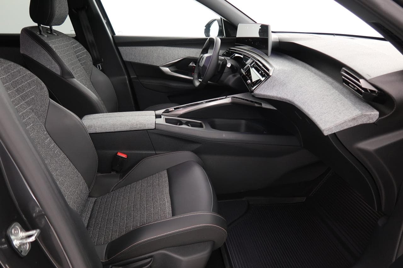 2025 Peugeot 5008 - 12