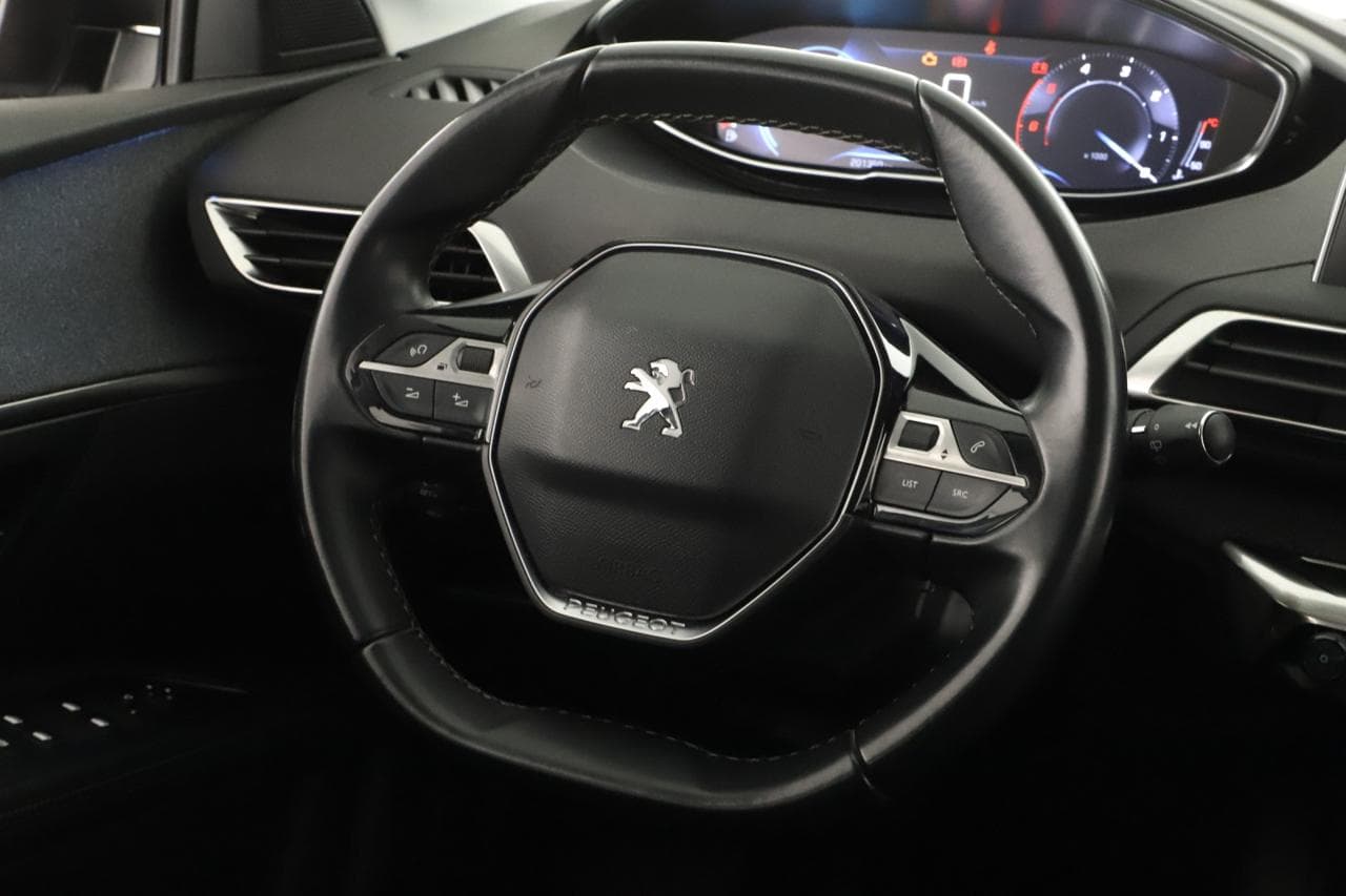 2020 Peugeot 5008 - 14