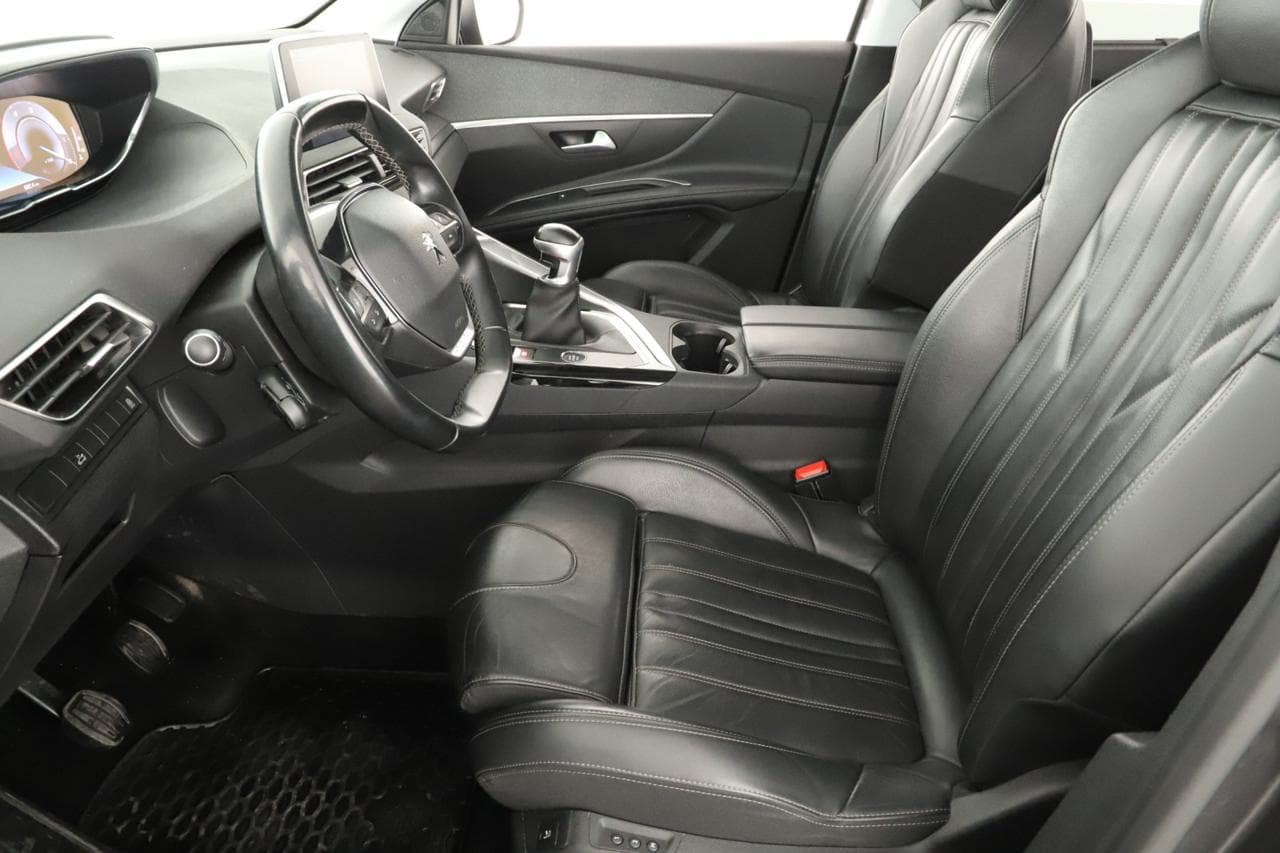2020 Peugeot 5008 - 13
