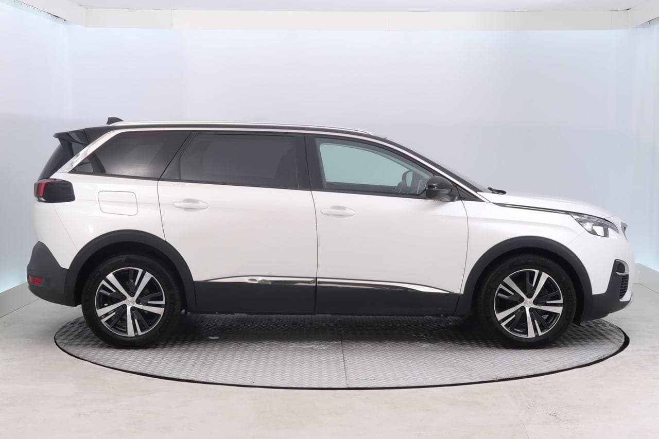 2017 Peugeot 5008 - 9