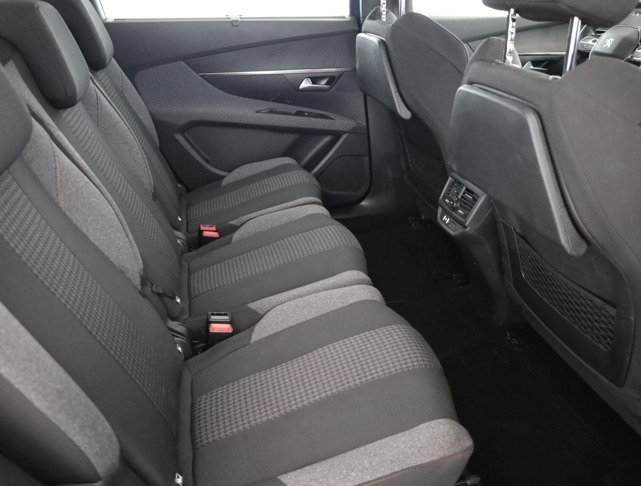 2021 Peugeot 5008 - 16