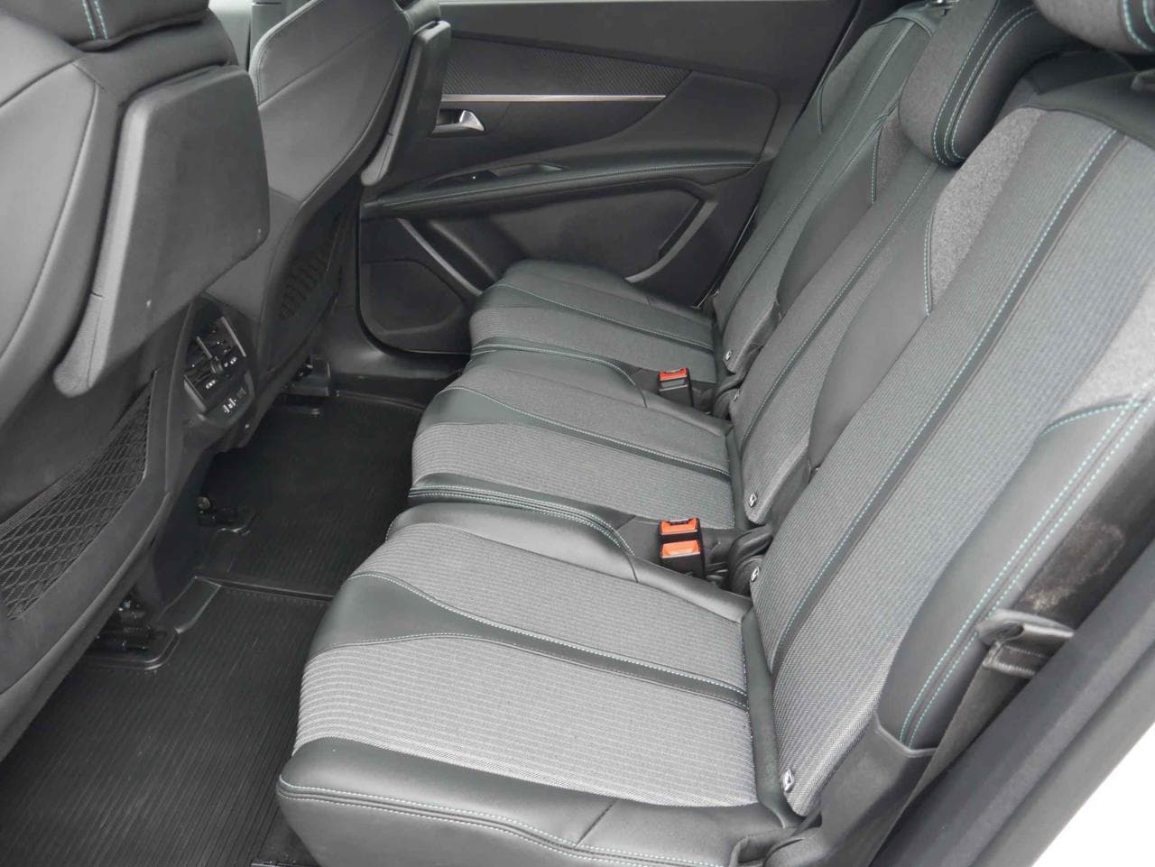 2022 Peugeot 5008 - 18