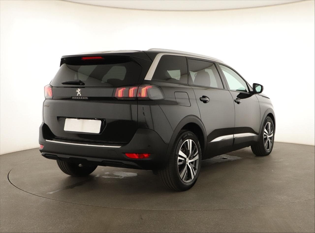 2022 Peugeot 5008 - 7