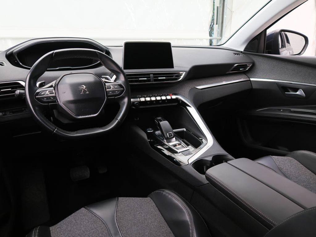 2017 Peugeot 5008 - 17