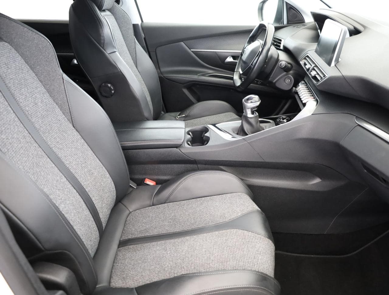 2020 Peugeot 5008 - 10