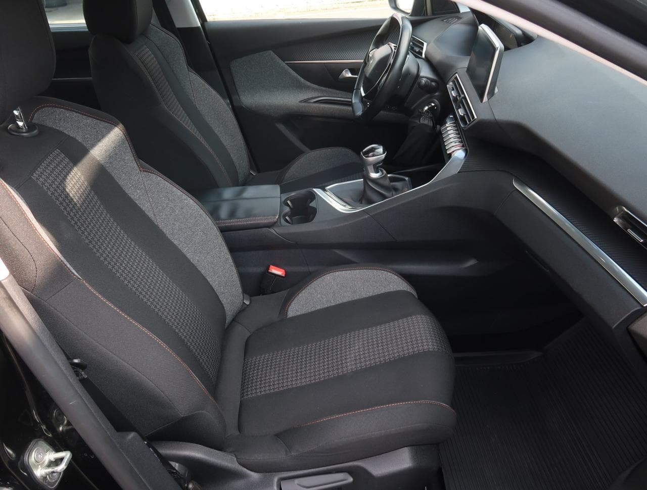 2017 Peugeot 5008 - 12
