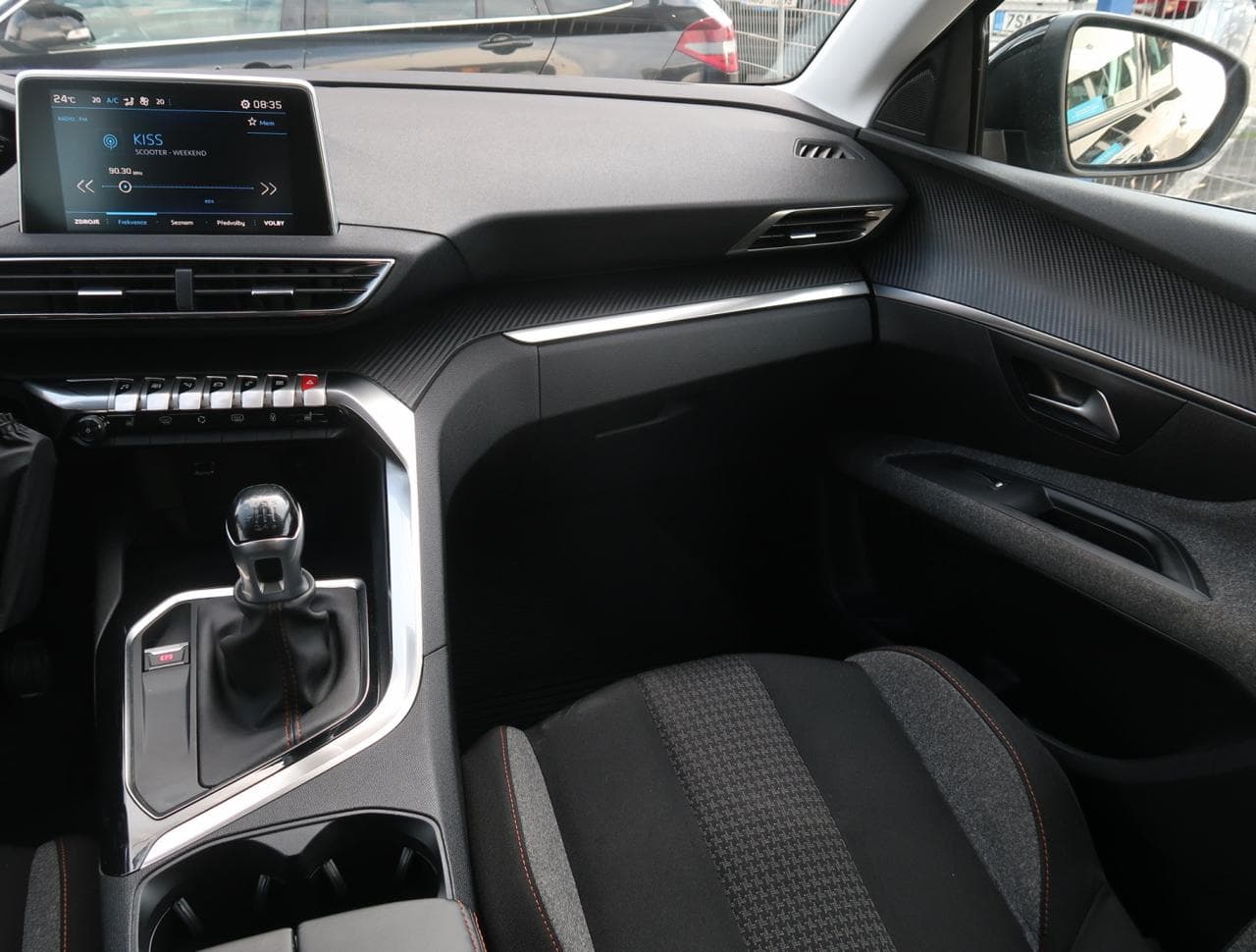 2017 Peugeot 5008 - 11