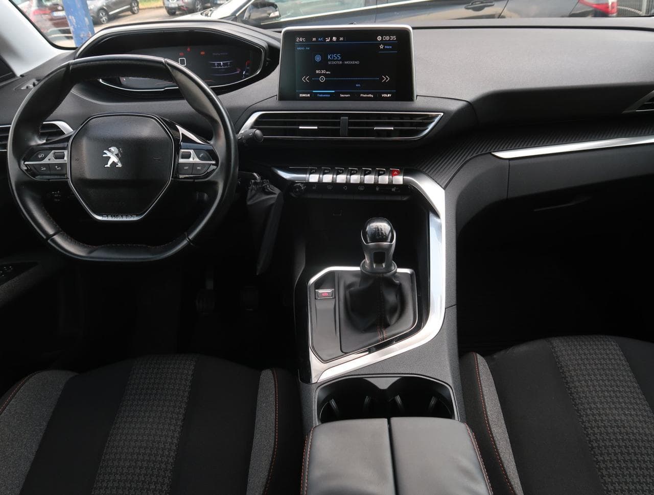 2017 Peugeot 5008 - 10