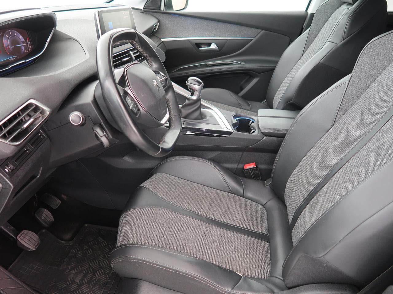 2019 Peugeot 5008 - 16
