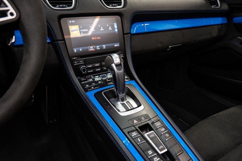 2023 Porsche 718 - 10