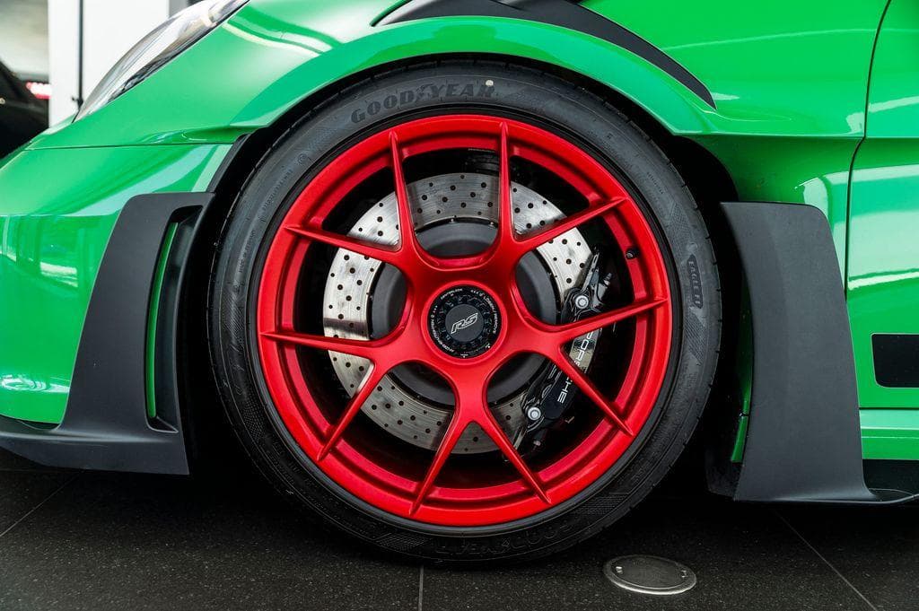 2023 Porsche 911 - 17