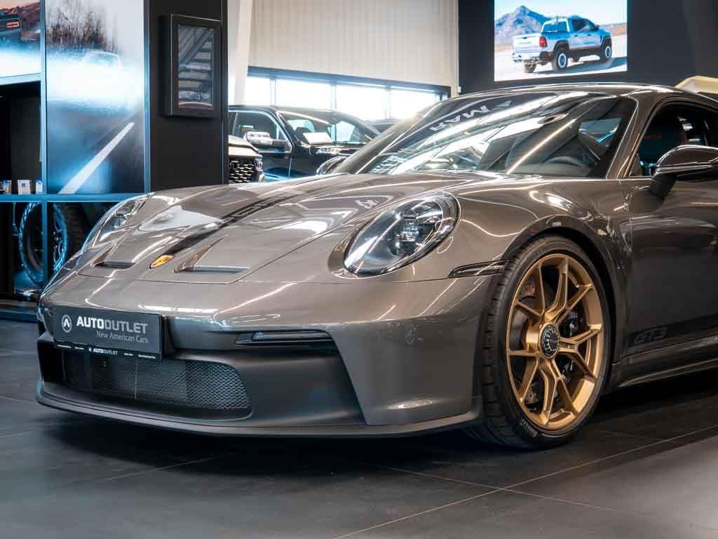 2024 Porsche 911 - 8