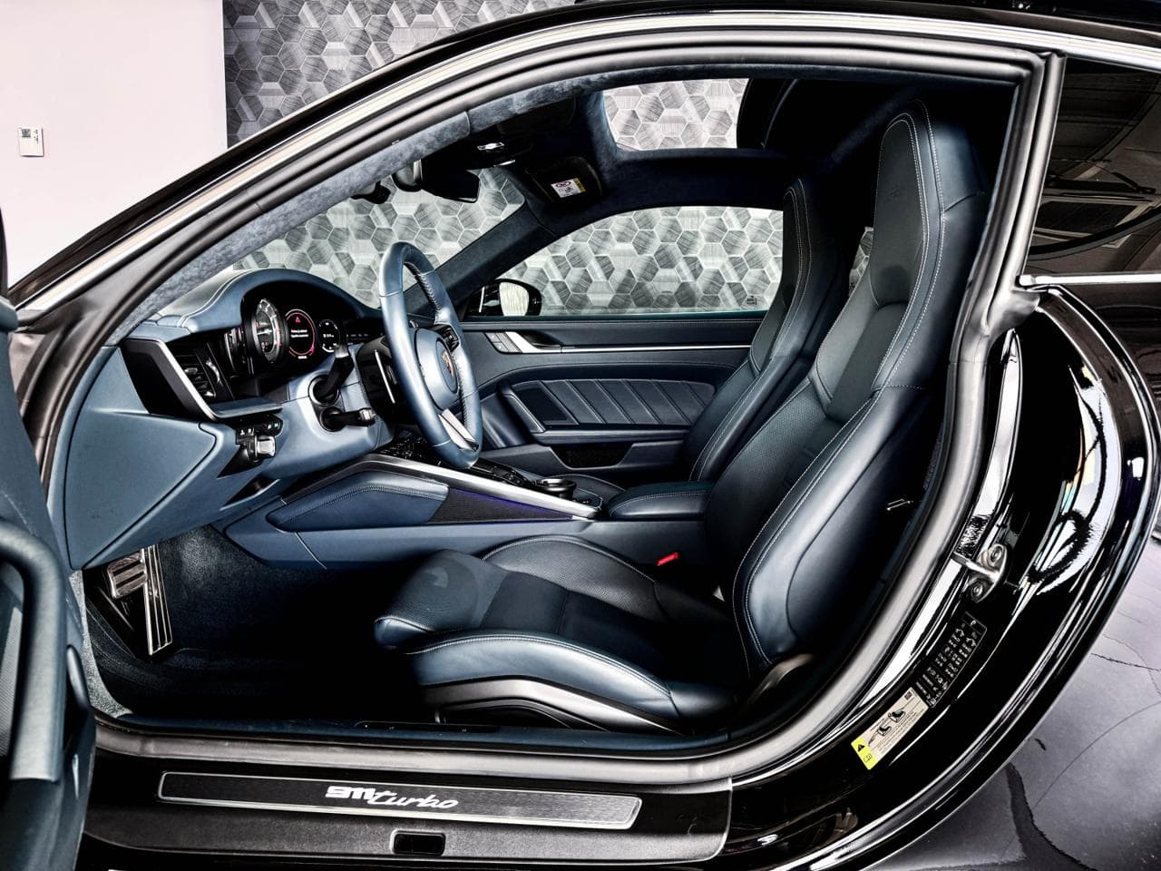 2023 Porsche 911 - 11