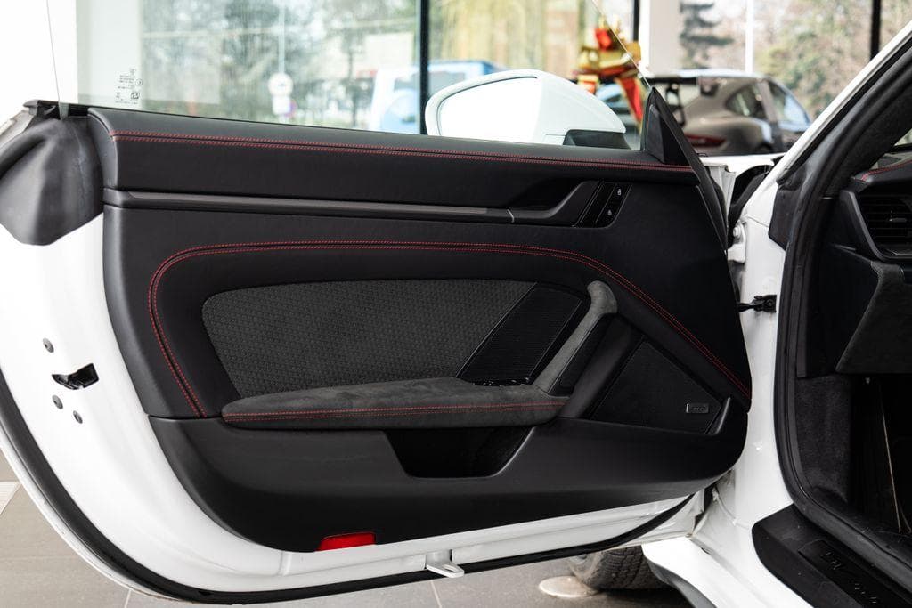 2025 Porsche 911 - 7