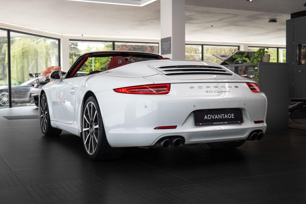 Porsche 911 - 4