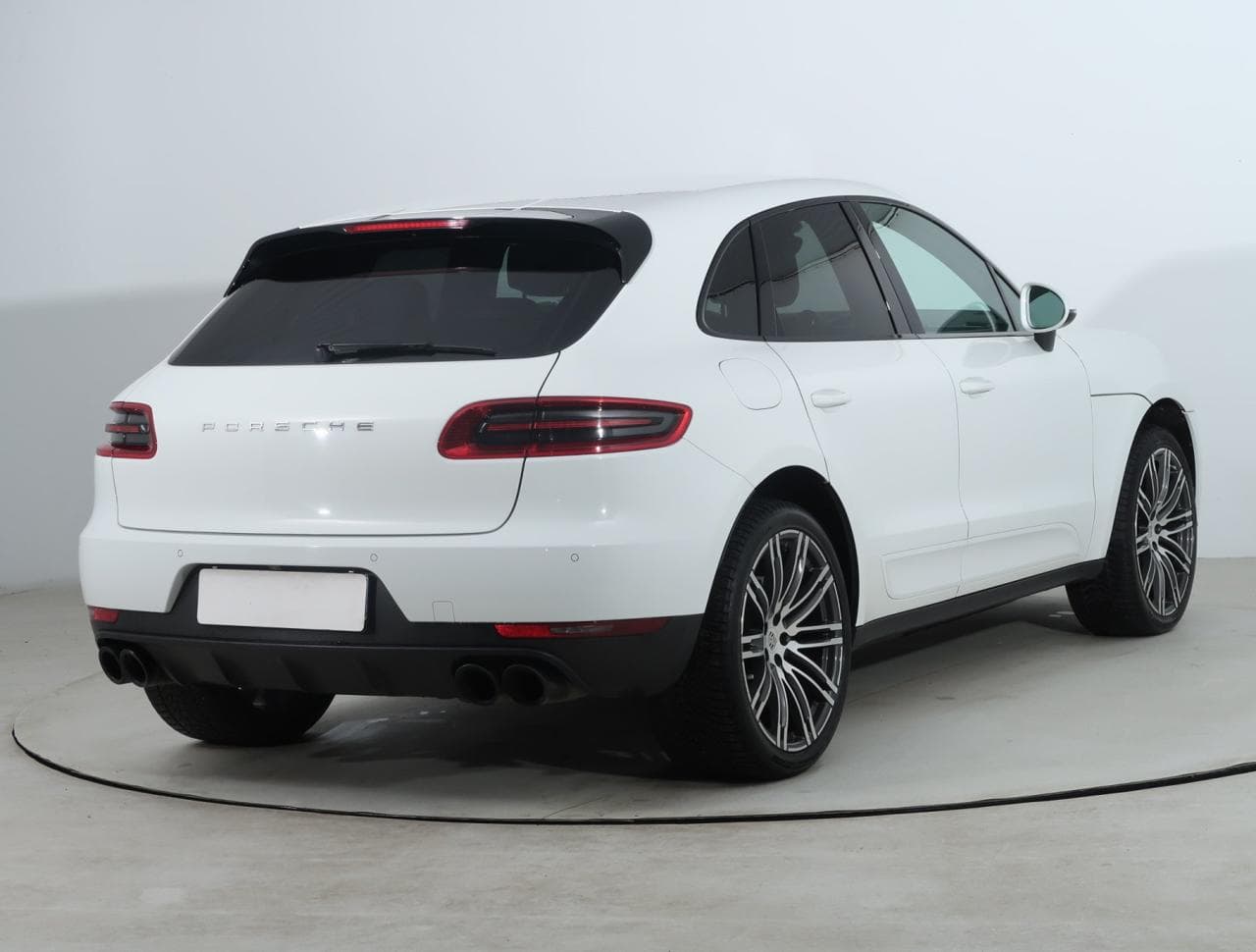 2017 Porsche MACAN - 7
