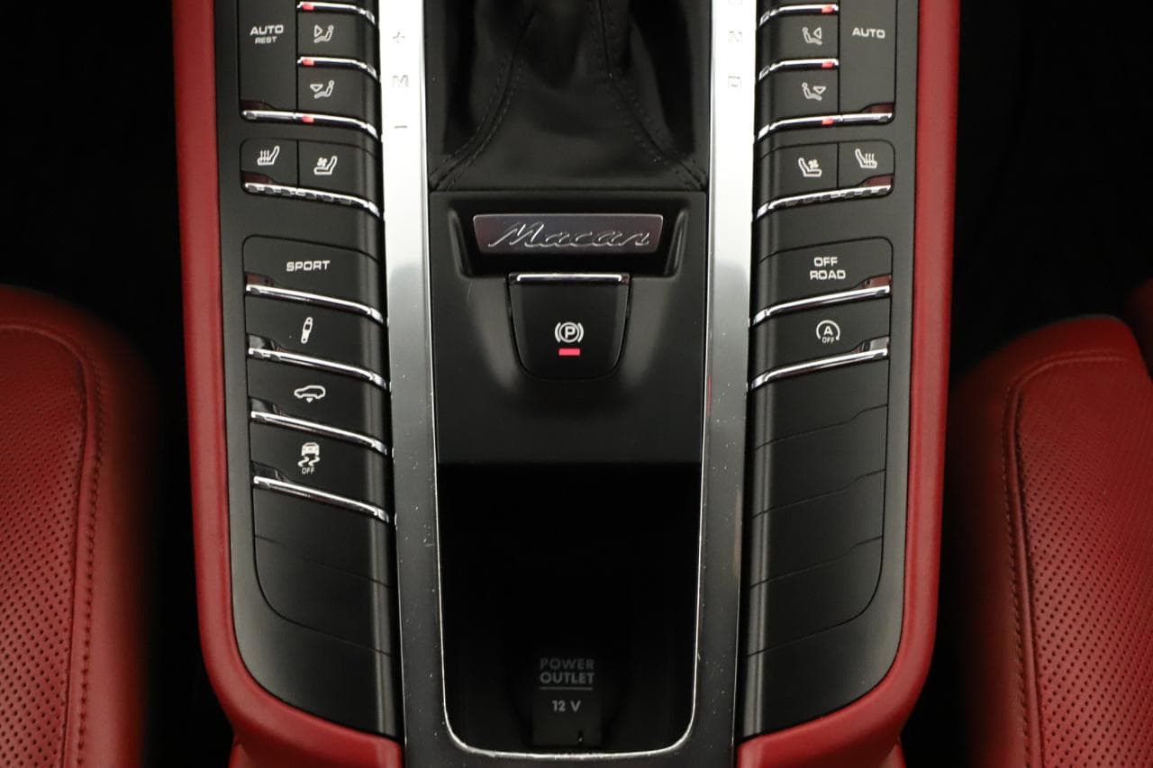 2014 Porsche MACAN - 37