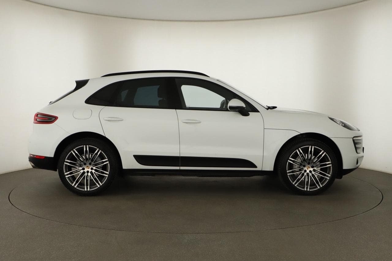 2014 Porsche MACAN - 14