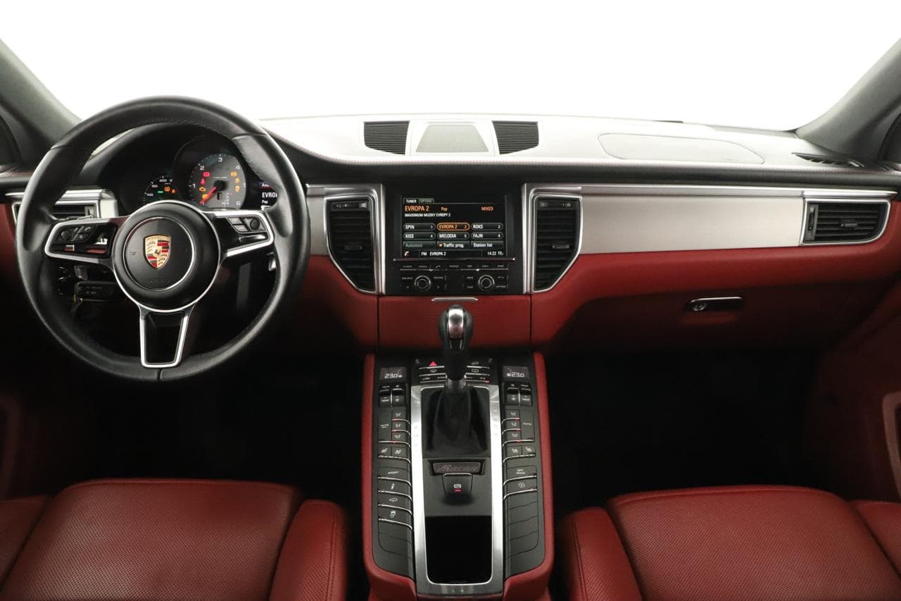 2014 Porsche MACAN - 16