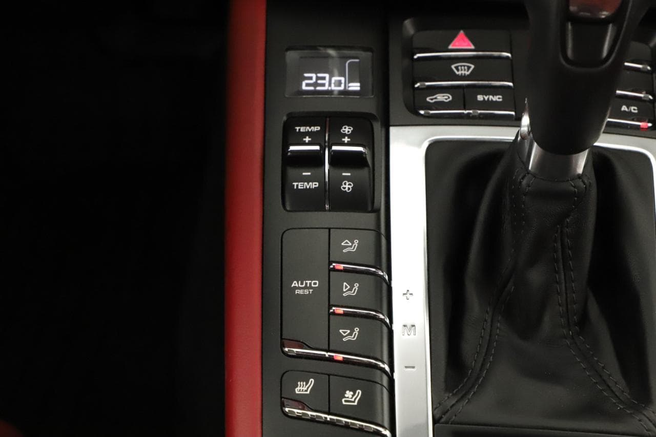 2014 Porsche MACAN - 33