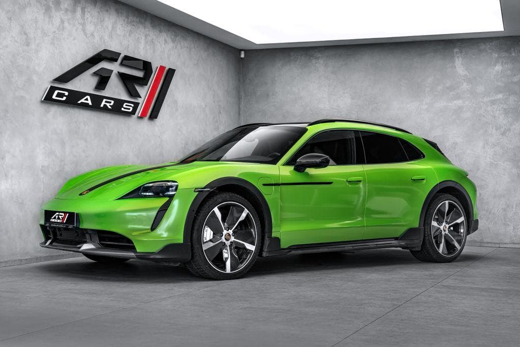 Porsche Taycan PDCC, ventilace, záruka kombi