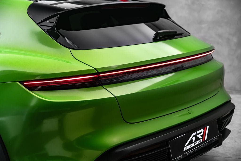 2021 Porsche Taycan - 19