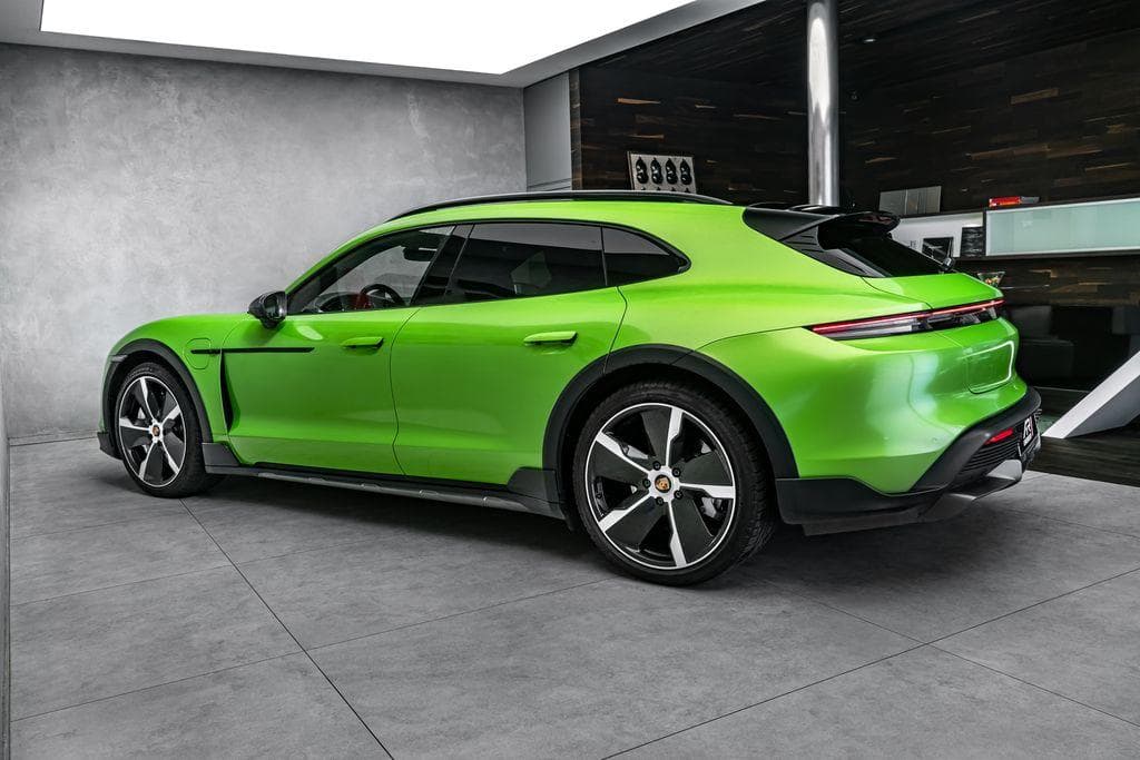 2021 Porsche Taycan - 13