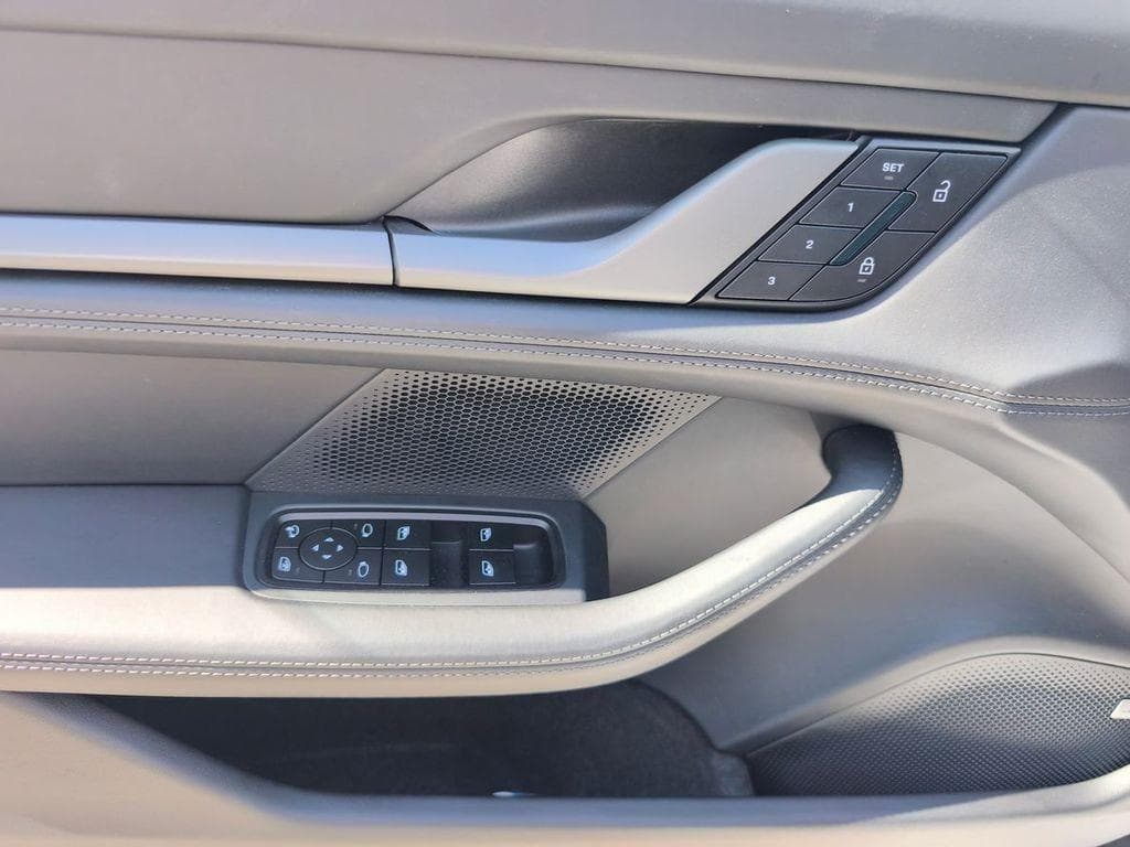 2024 Porsche TAYCAN - 13