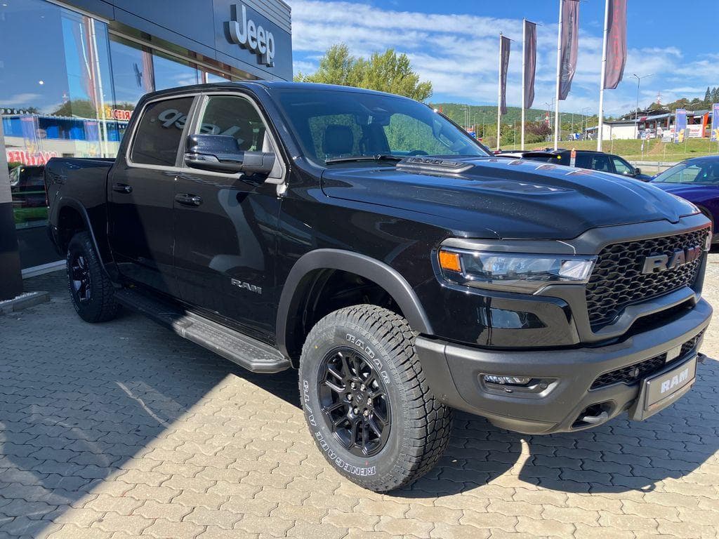 2025 RAM 1500 - 5