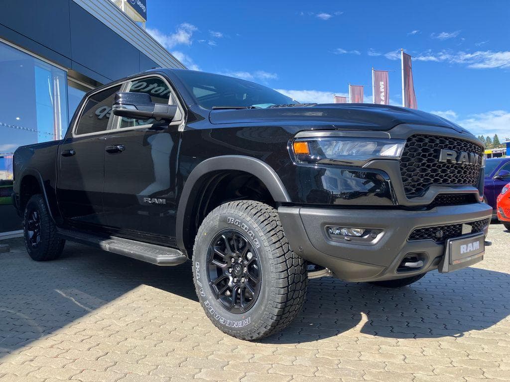 2025 RAM 1500 - 6