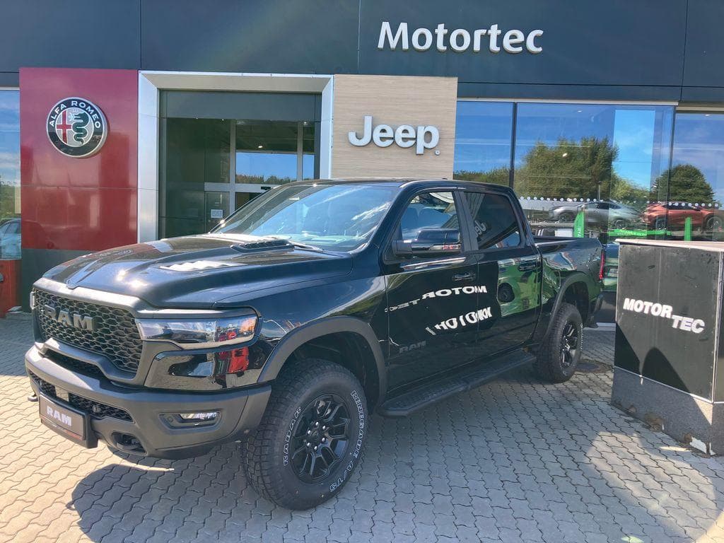 2025 RAM 1500 - 11