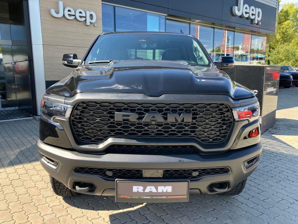 2025 RAM 1500 - 9
