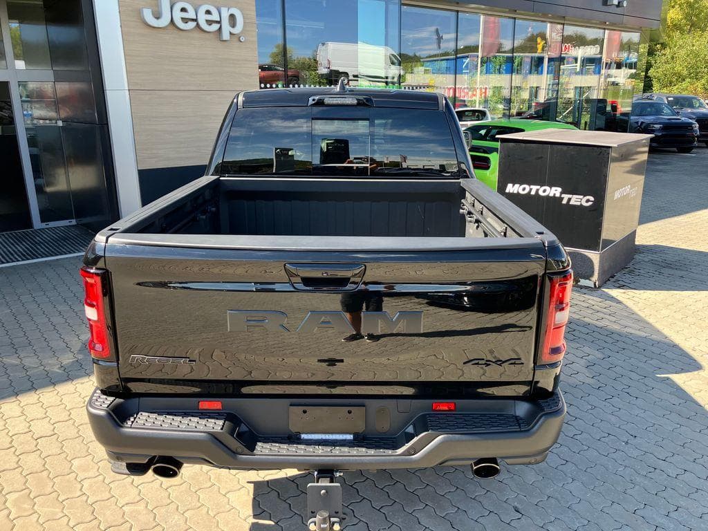 2025 RAM 1500 - 19