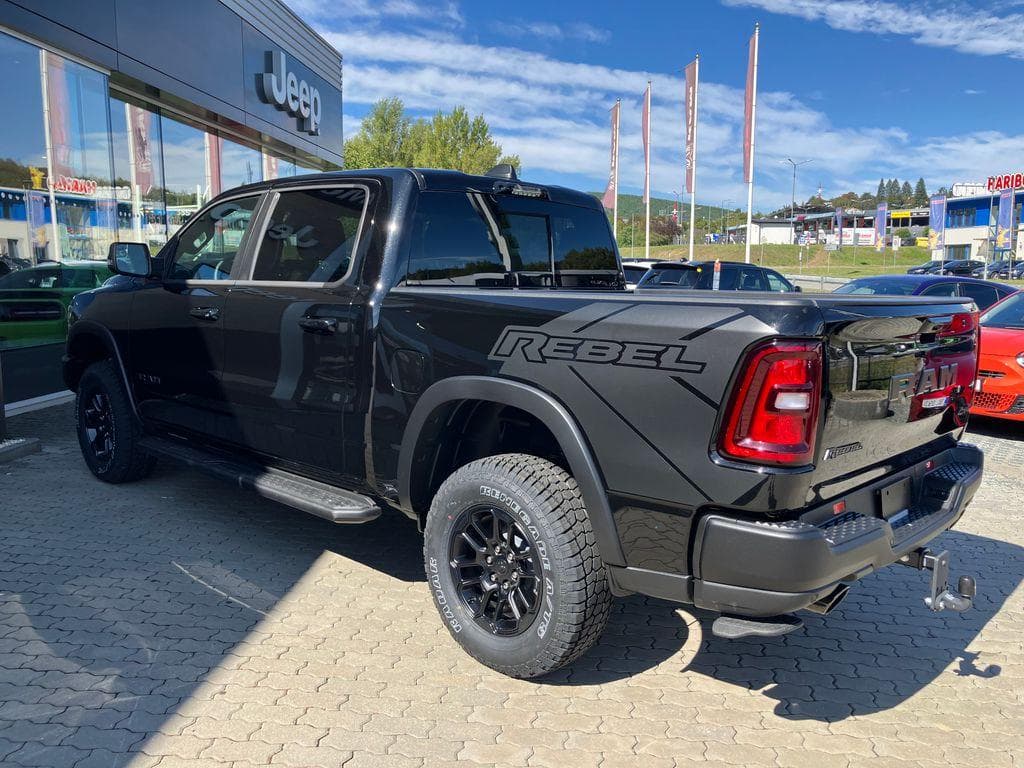 2025 RAM 1500 - 15