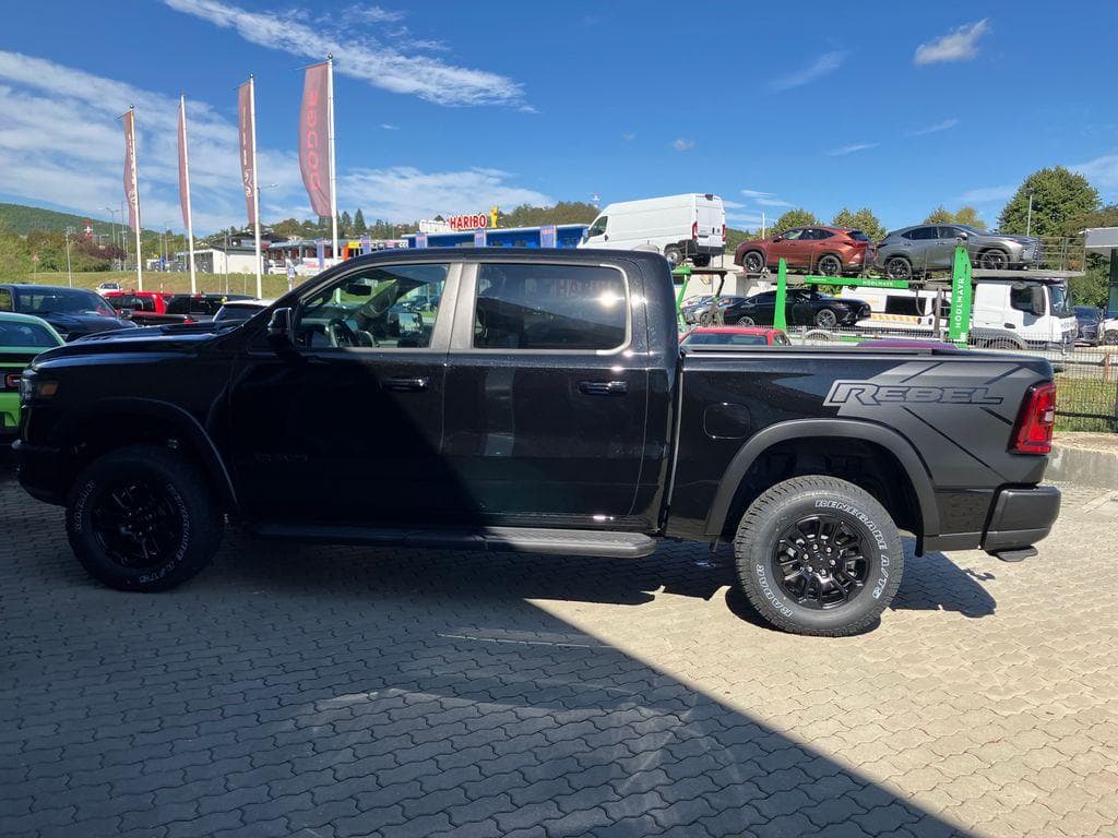 2025 RAM 1500 - 14