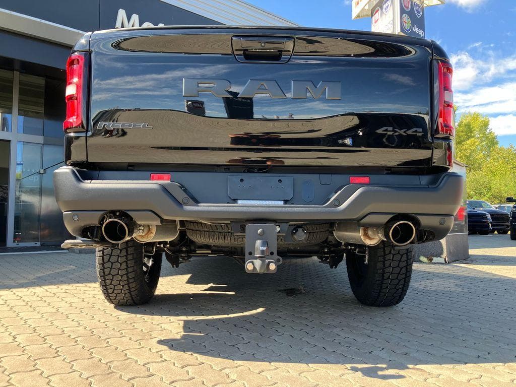 2025 RAM 1500 - 20