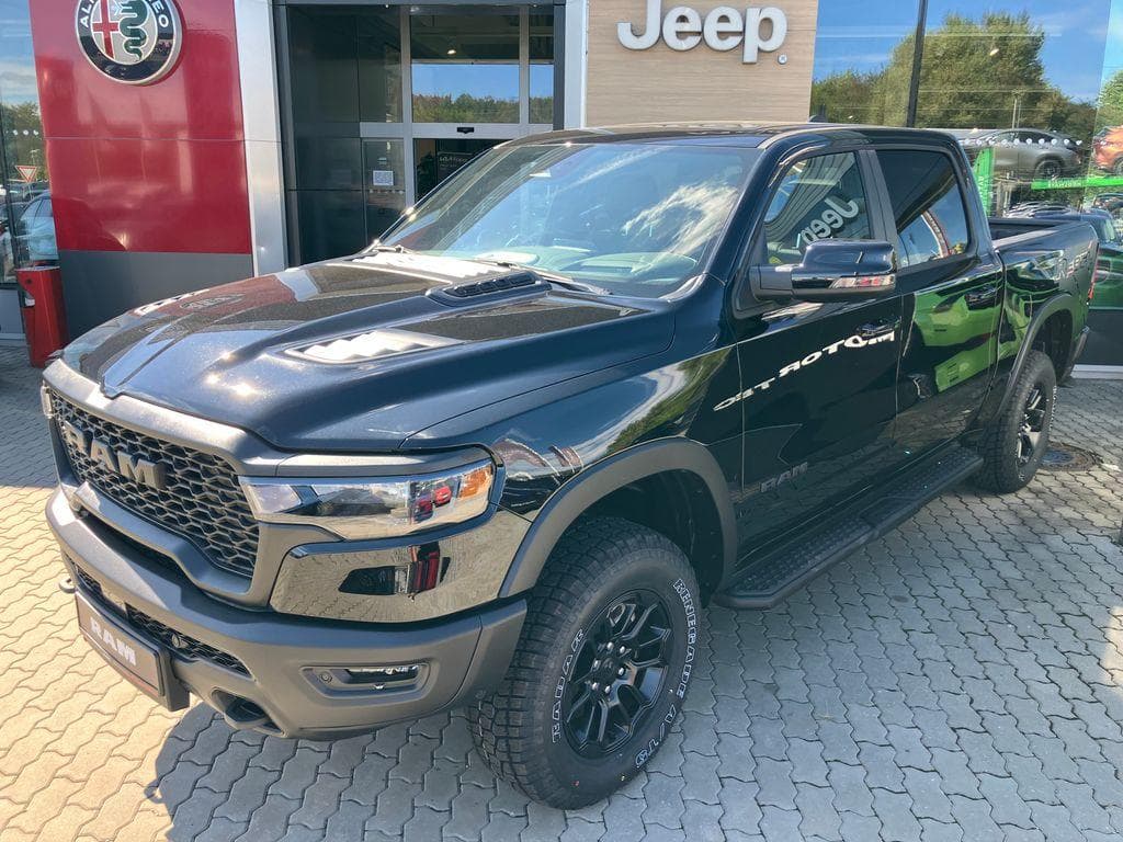 2025 RAM 1500 - 11