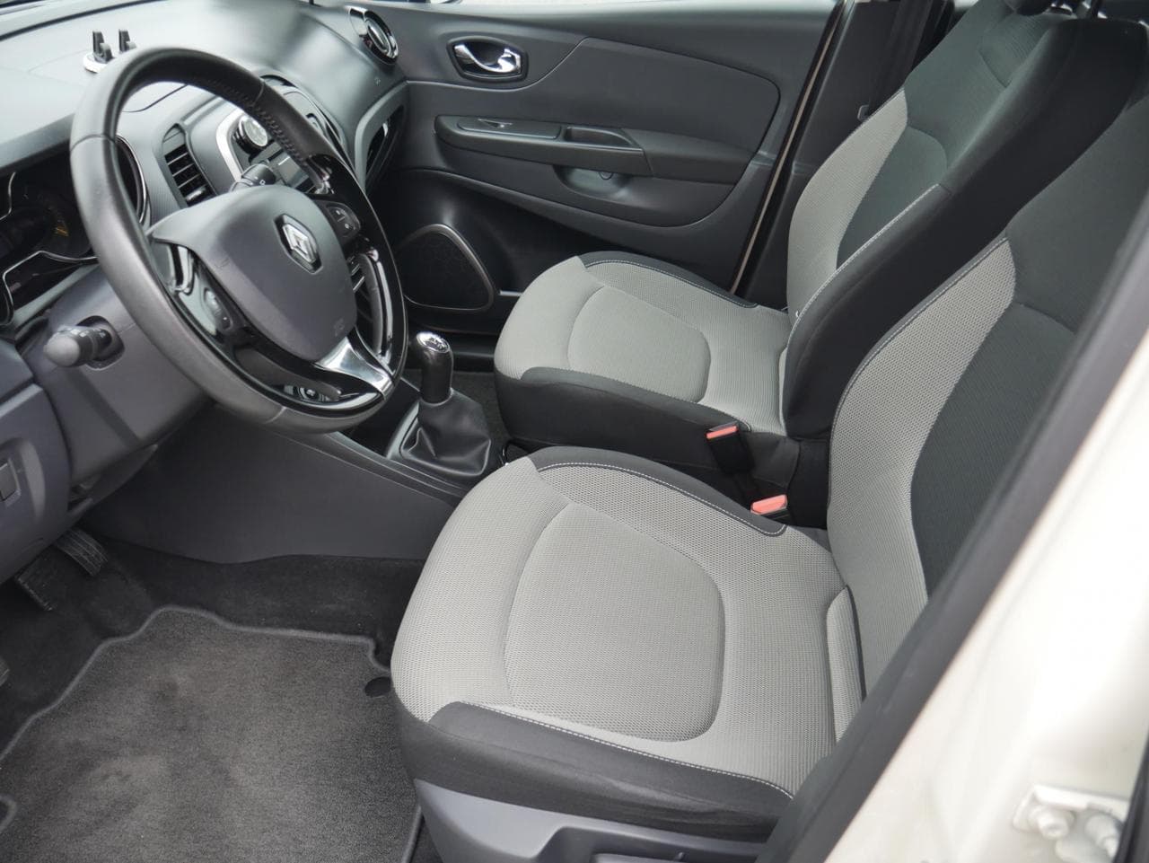 2016 Renault CAPTUR - 10