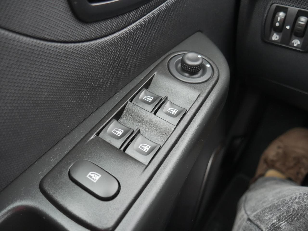 2016 Renault CAPTUR - 13