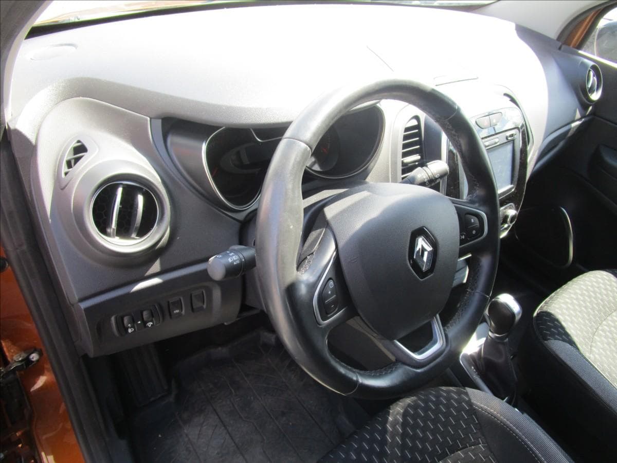 2018 Renault CAPTUR - 11